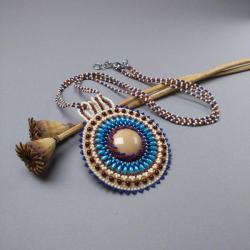 medalion,haft koralikowy,kolorowy - Naszyjniki - Biżuteria