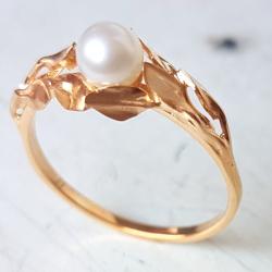 pierścionek,złoto,perła słodkowodna,listki - Pierścionki - Biżuteria