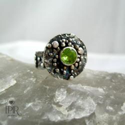 pierścionek srebrny z oliwinem - Pierścionki - Biżuteria
