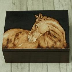 koń,pirografia,wypalanie - Pudełka - Wyposażenie wnętrz