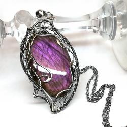 wisior z pięknym purpurowym labradorytem - Wisiory - Biżuteria