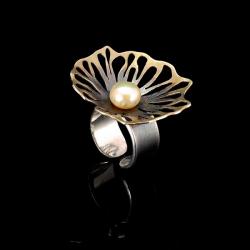 pierścień z perłą,Marina Noske,pierścień kwiat - Pierścionki - Biżuteria