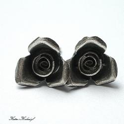drobne,sztyfty,róże,romantyczne - Kolczyki - Biżuteria