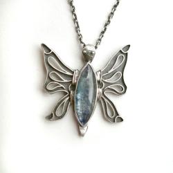 srebrny wisior,motyl - Wisiory - Biżuteria