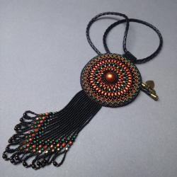 medalion,haft koralikowy,czarny,z frędzlami - Wisiory - Biżuteria
