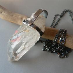 kryształ górski,z kryształem,surowy,na łańcuszku - Wisiory - Biżuteria