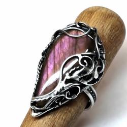 Oryginalny pierścień z purpurowym labradorytem - Pierścionki - Biżuteria