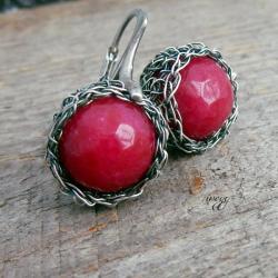 klasyczne kolczyki z jadeitem malinowymw koszyczku - Kolczyki - Biżuteria