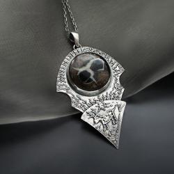 wisior,srebrny,z kamieniem smoczym - Wisiory - Biżuteria