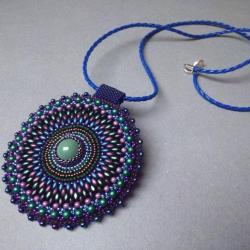 medalion,haft koralikowy,fioletowy,wisior - Wisiory - Biżuteria