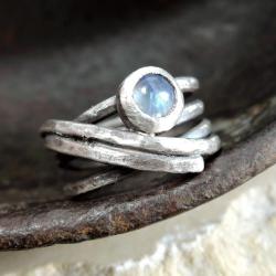 Pierścionek,srebrny,z kamieniem księżycowym - Pierścionki - Biżuteria