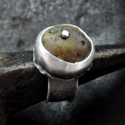 Srebrny pierścionek z surowym bursztynem - Pierścionki - Biżuteria