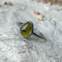 pierścionek z zielonym turmalinem - Pierścionki - Biżuteria