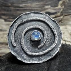 Pierścień z kamieniem księżycowym - Pierścionki - Biżuteria