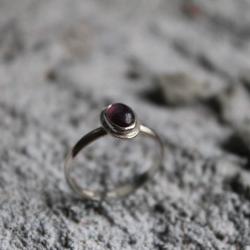 pierścionek rubin sebro klasyka - Pierścionki - Biżuteria