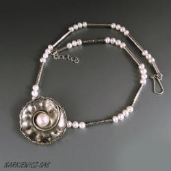 Naszyjnik z perłą na perłach - Naszyjniki - Biżuteria