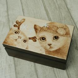 koty,święta,pirografia - Pudełka - Wyposażenie wnętrz