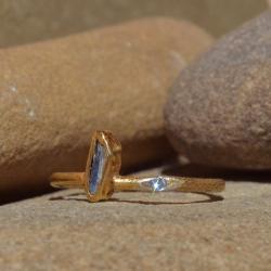 surowy pierścionek,pozłacany,kianit - Pierścionki - Biżuteria