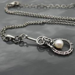perła,wisioek z perłą,wisiorek wire wrapping - Wisiory - Biżuteria