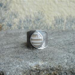 obrączka z krzemieniem,surowy pierścień - Pierścionki - Biżuteria