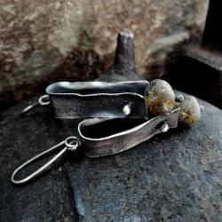 Srebrne wiszące surowe kolczyki z bursztynami - Kolczyki - Biżuteria