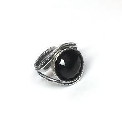 pierścień z onyksem - Pierścionki - Biżuteria