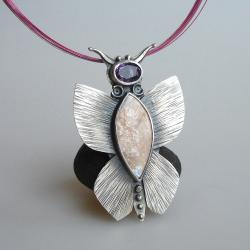 motyl,bajkowy,kamień księżycowy - Wisiory - Biżuteria