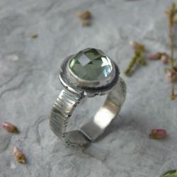 srebrny pierścionek z zielonym ametystem - Pierścionki - Biżuteria