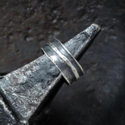 Pierścionek surowy srebrny - Dla mężczyzn - Biżuteria