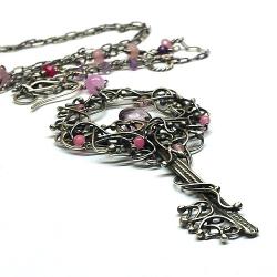 Piękny ażurowy kluczyk z liliowym ametystem - Wisiory - Biżuteria