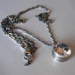 cyrkonia,srebro oksydowane,na łańcuszku - Wisiory - Biżuteria
