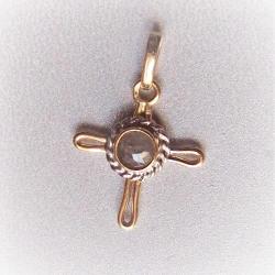 wisiorek krzyżyk,złoty krzyżyk z diamentem - Wisiory - Biżuteria