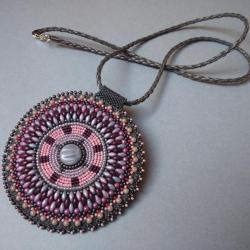 medalion,haft koralikowy,szary,fiolet - Wisiory - Biżuteria