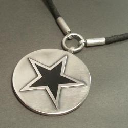 srebrny wisior,black star,gwiazda - Naszyjniki - Biżuteria